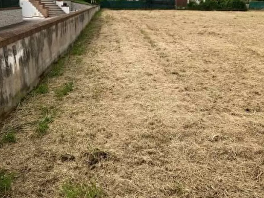 Immagine 2 di Terreno edificabile in vendita  in Via Giovanni Segantini a Curtatone