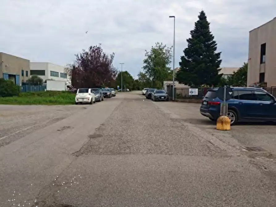 Immagine 3 di Capannone industriale in vendita  in Via S. Fiorano a Villasanta
