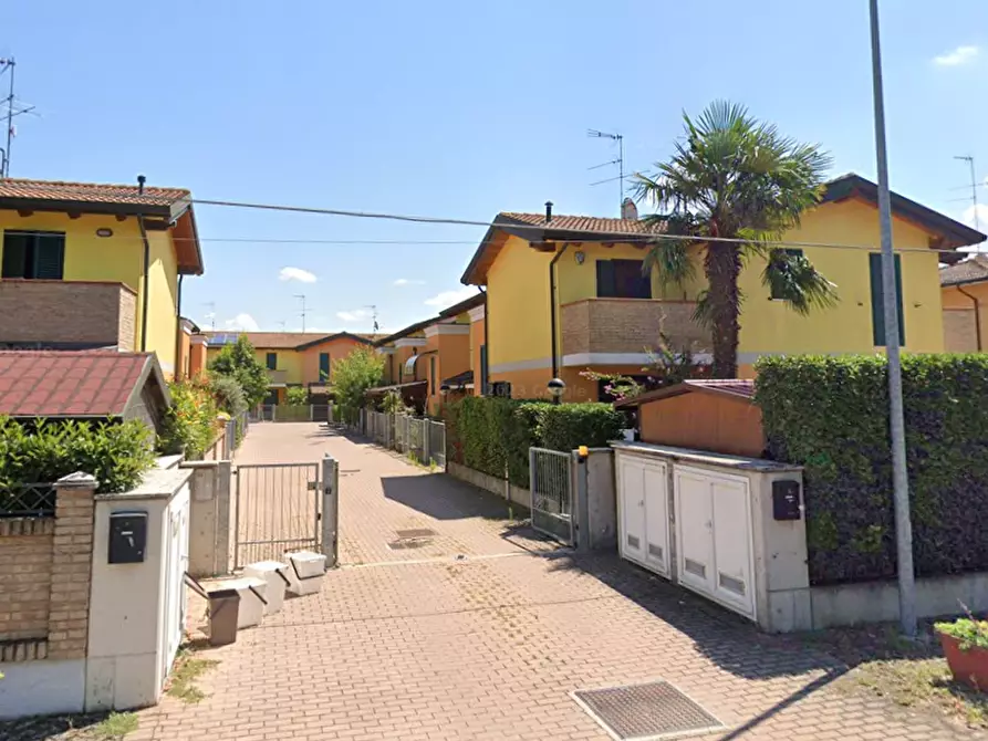 Immagine 9 di Villetta a schiera in vendita  in Strada San Romano Casetto a Ostiglia