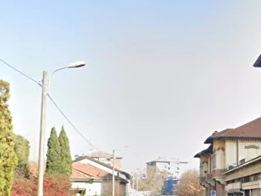 Immagine 2 di Garage in vendita  in Via R. Ardigò a Monza