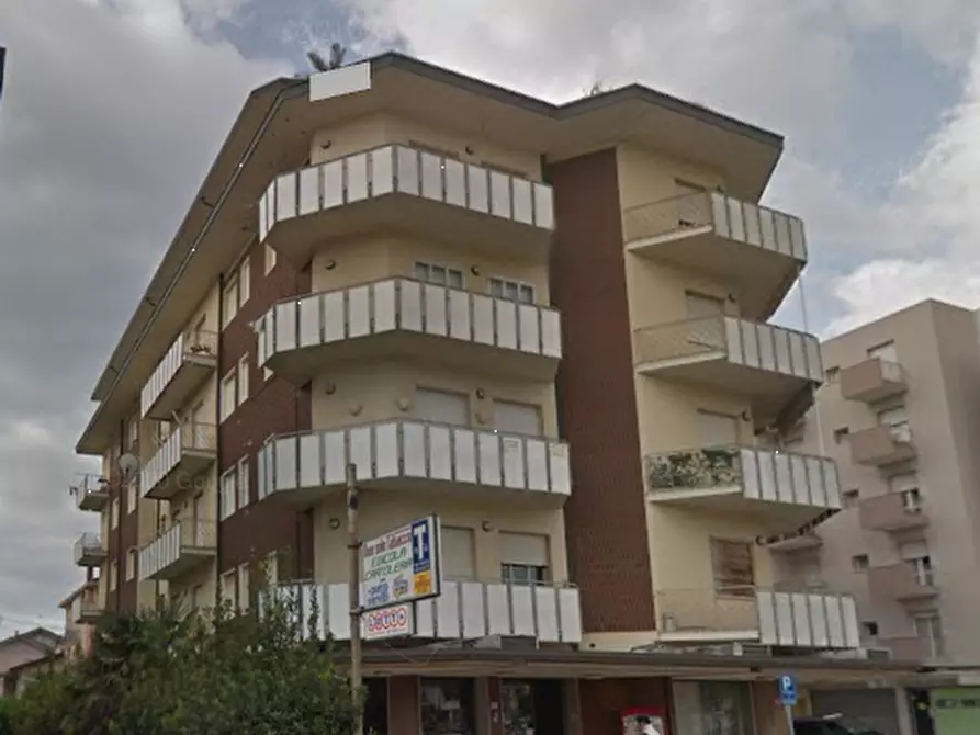Immagine 5 di Appartamento in vendita  in Via Giosuè Carducci a Bellaria-Igea Marina
