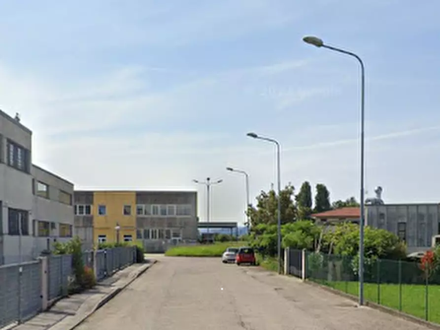Immagine 3 di Magazzino in vendita  in Via Bosco Soncina a Monticello Conte Otto