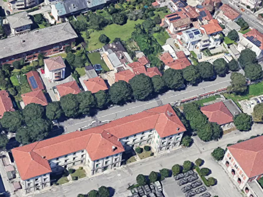 Immagine 8 di Negozio in vendita  in Via Enrico Fruch a Udine