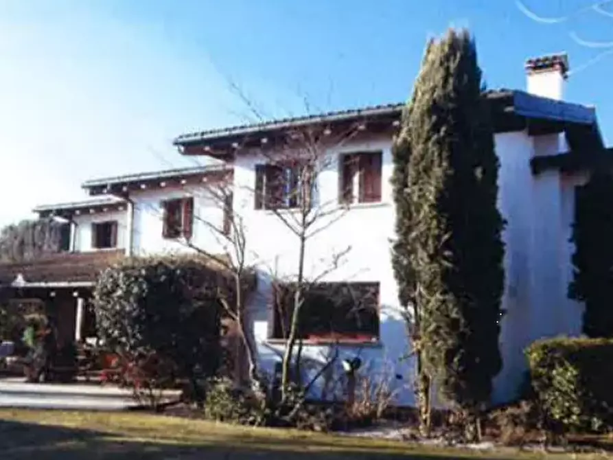 Immagine 1 di Villa in vendita  in Via Villa a Colceresa