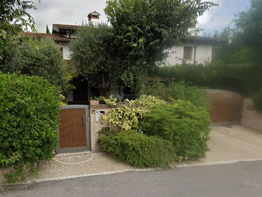 Immagine 5 di Villa in vendita  in Via Villa a Colceresa