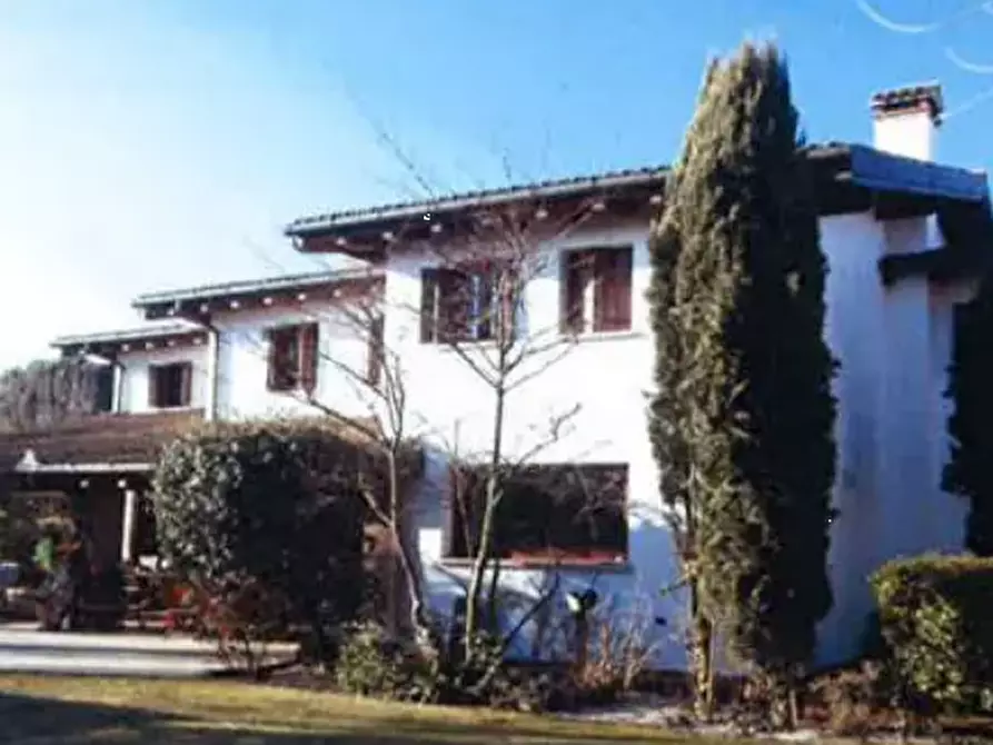 Immagine 12 di Villa in vendita  in Via Villa a Colceresa