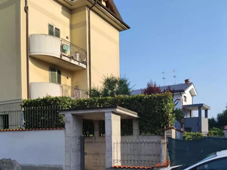 Immagine 4 di Appartamento in vendita  in Via Carso a Romano Di Lombardia