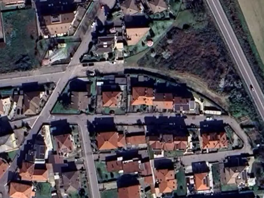 Immagine 8 di Appartamento in vendita  in Via Carso a Romano Di Lombardia