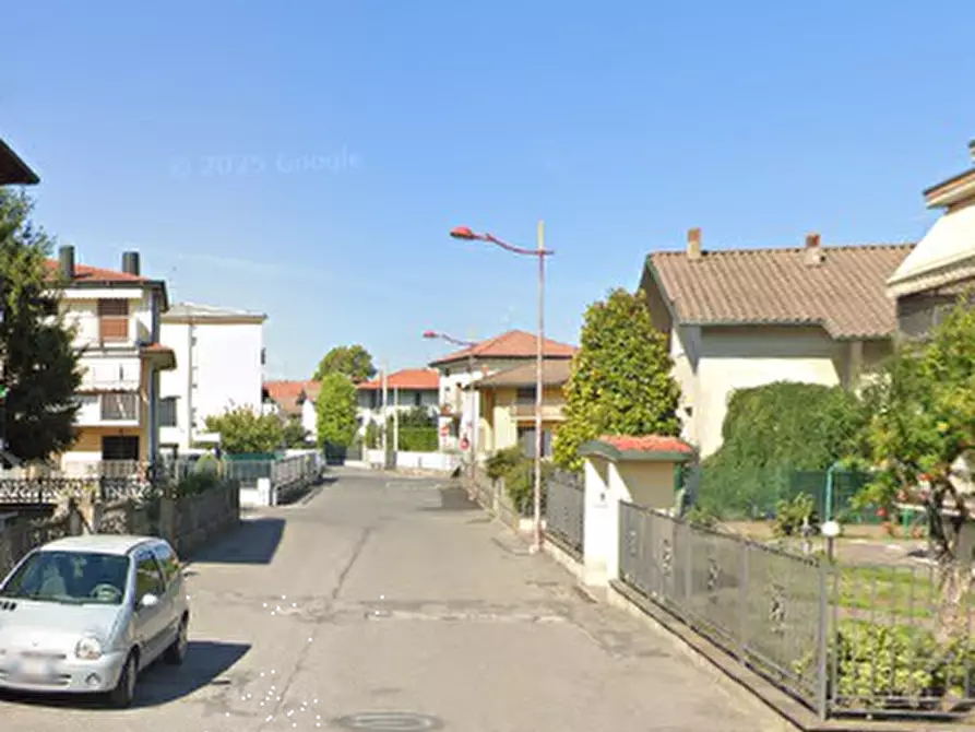 Immagine 11 di Appartamento in vendita  in Via Carso a Romano Di Lombardia