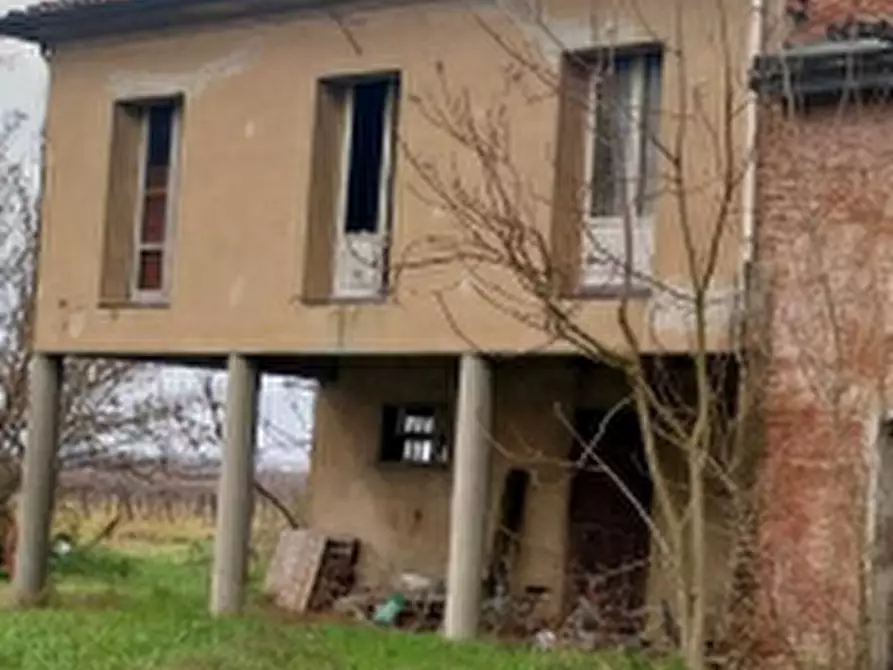 Immagine 1 di Rustico / casale in vendita  in Via Canale Inferiore Sinistra a Lugo