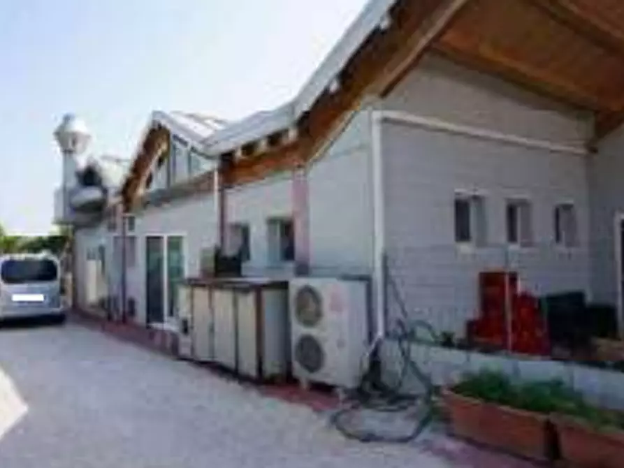 Immagine 21 di Negozio in vendita  in Via Francois Mitterrand  a Suzzara