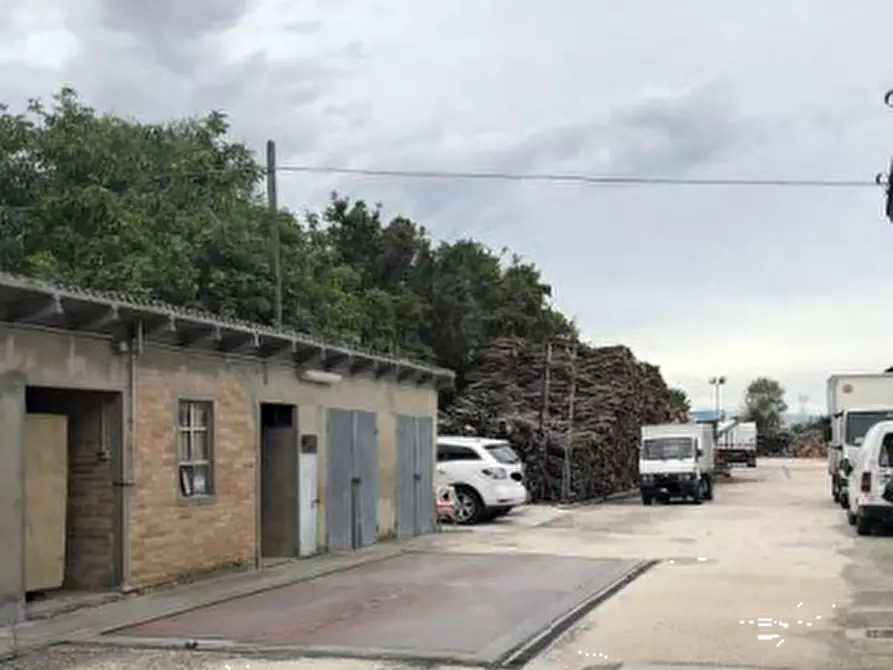 Immagine 4 di Stabile in vendita  in Via Taverna a Ravenna