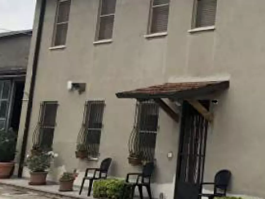 Immagine 11 di Stabile in vendita  in Via Taverna a Ravenna