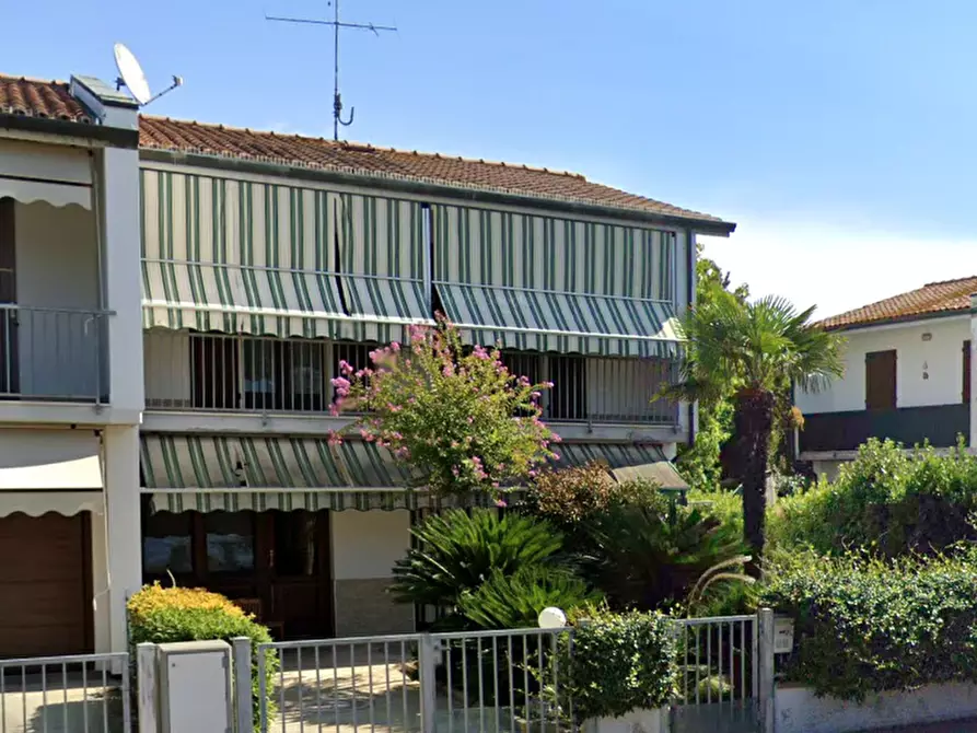 Immagine 1 di Casa bifamiliare in vendita  in Via Codarondine a Ravenna