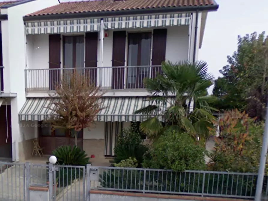 Immagine 8 di Casa bifamiliare in vendita  in Via Codarondine a Ravenna