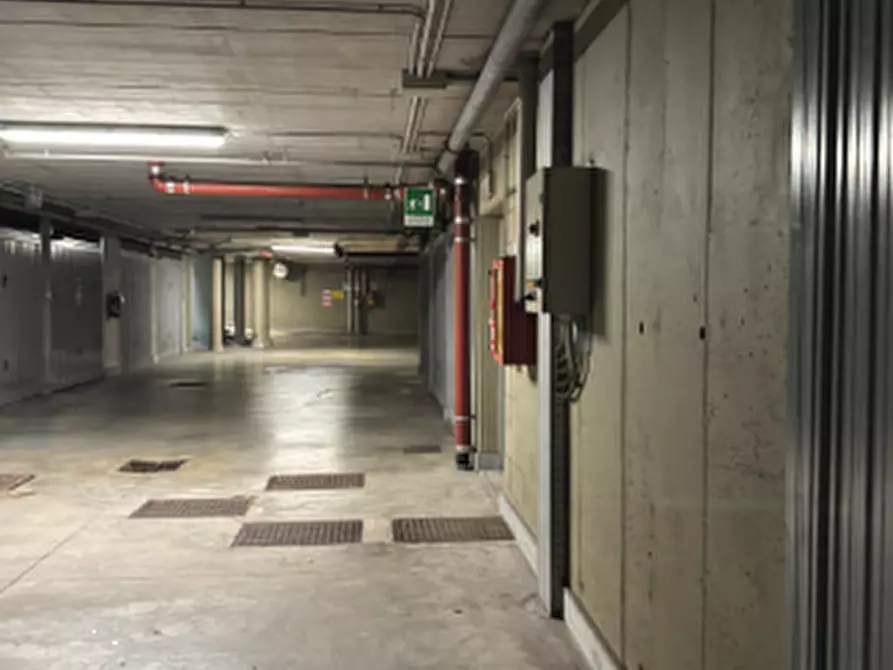 Immagine 2 di Garage in vendita  in Via Francesco Filelfo a Milano