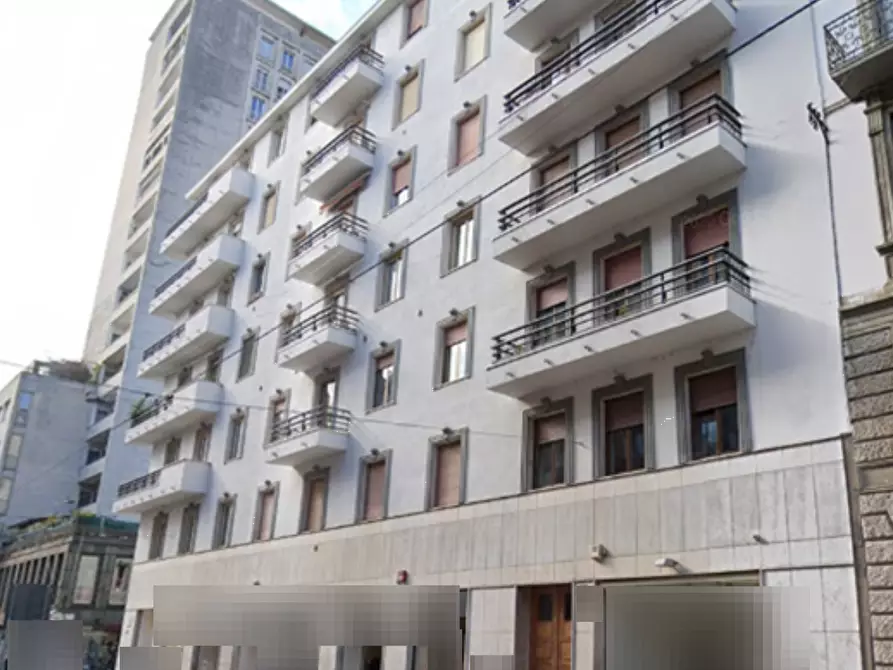 Immagine 1 di Magazzino in vendita  in Corso Genova a Milano