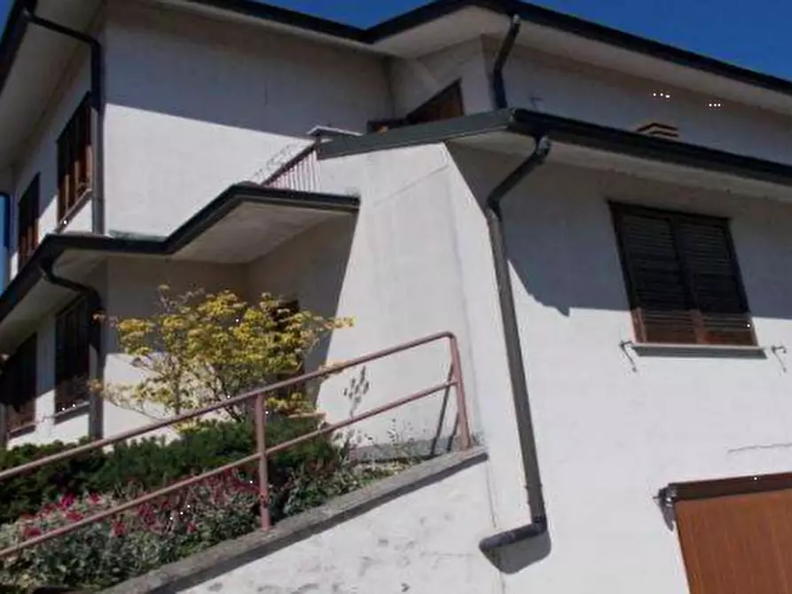 Immagine 1 di Villa in vendita  in Via Legnano  a Peschiera Borromeo