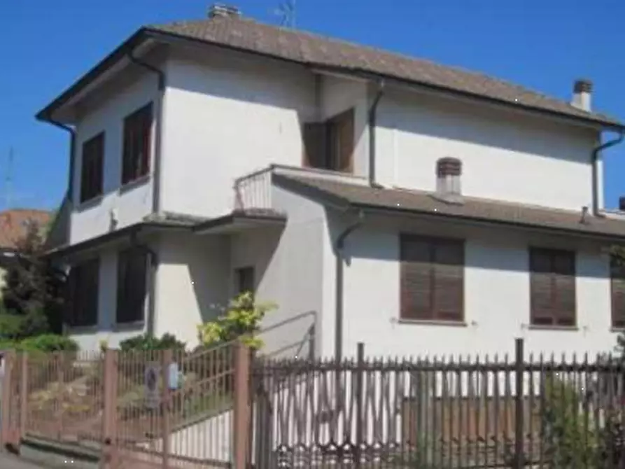 Immagine 10 di Villa in vendita  in Via Legnano  a Peschiera Borromeo