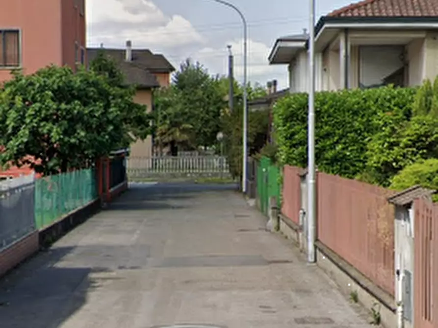 Immagine 20 di Villa in vendita  in Via Legnano  a Peschiera Borromeo