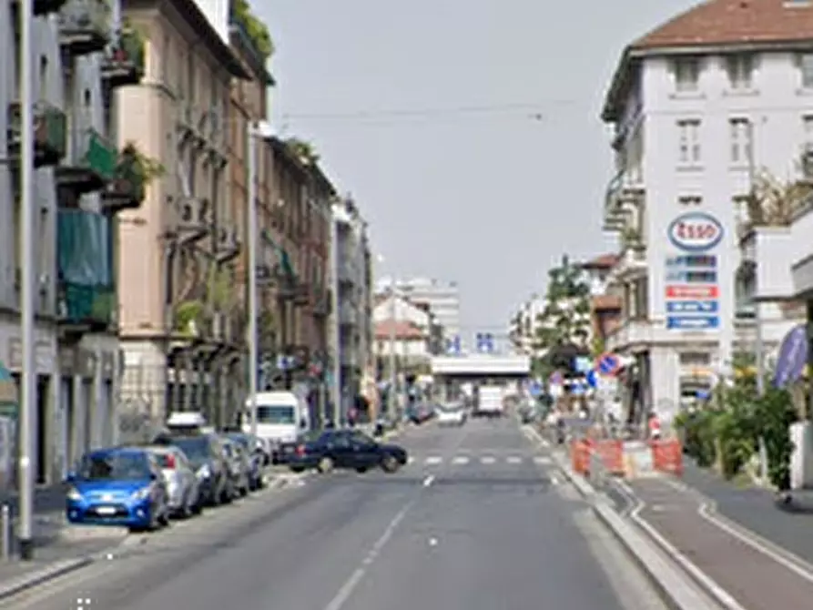 Immagine 2 di Garage in vendita  in Via Carlo Imbonati a Milano