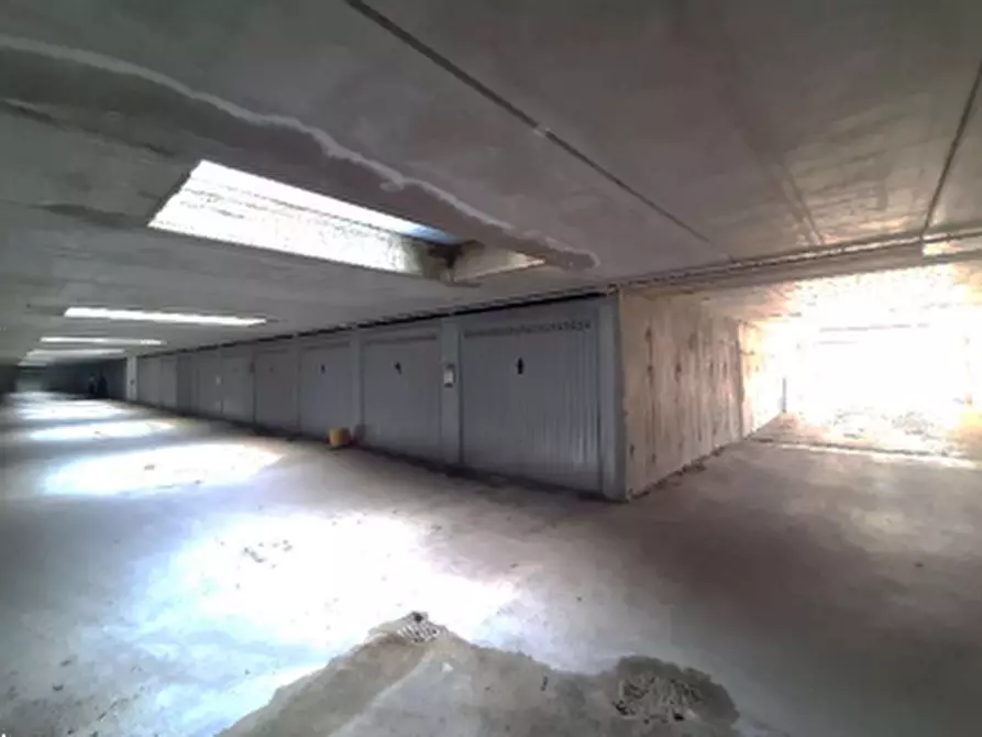Immagine 3 di Garage in vendita  in Via Alessandro Volta a Cassano D'adda