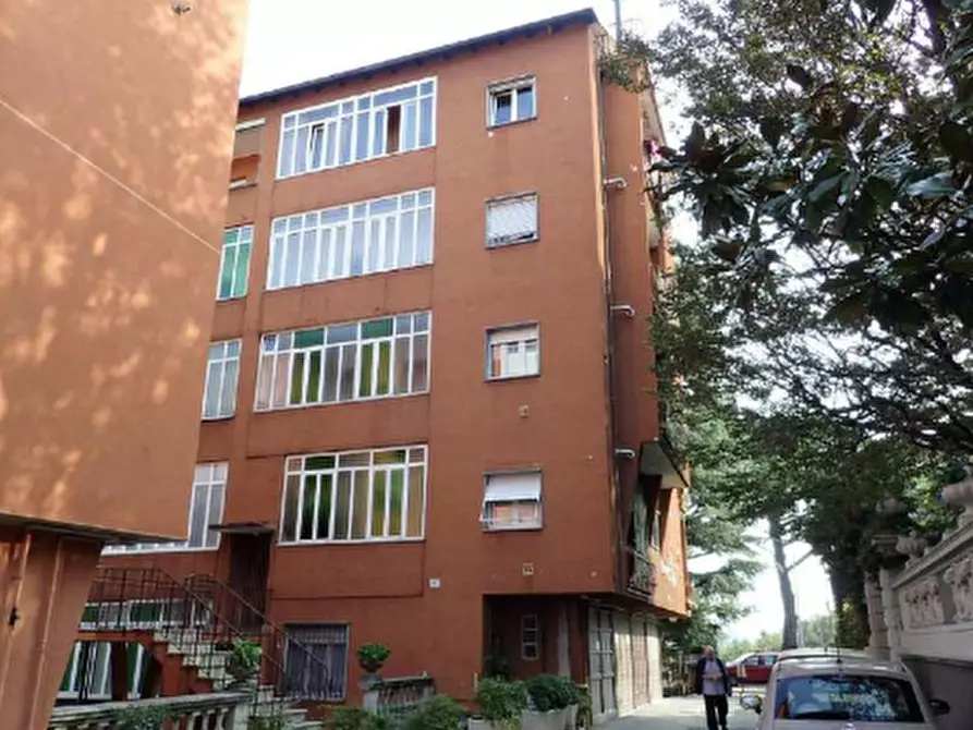 Immagine 1 di Garage in vendita  in Via Andrea Palladio a Varese