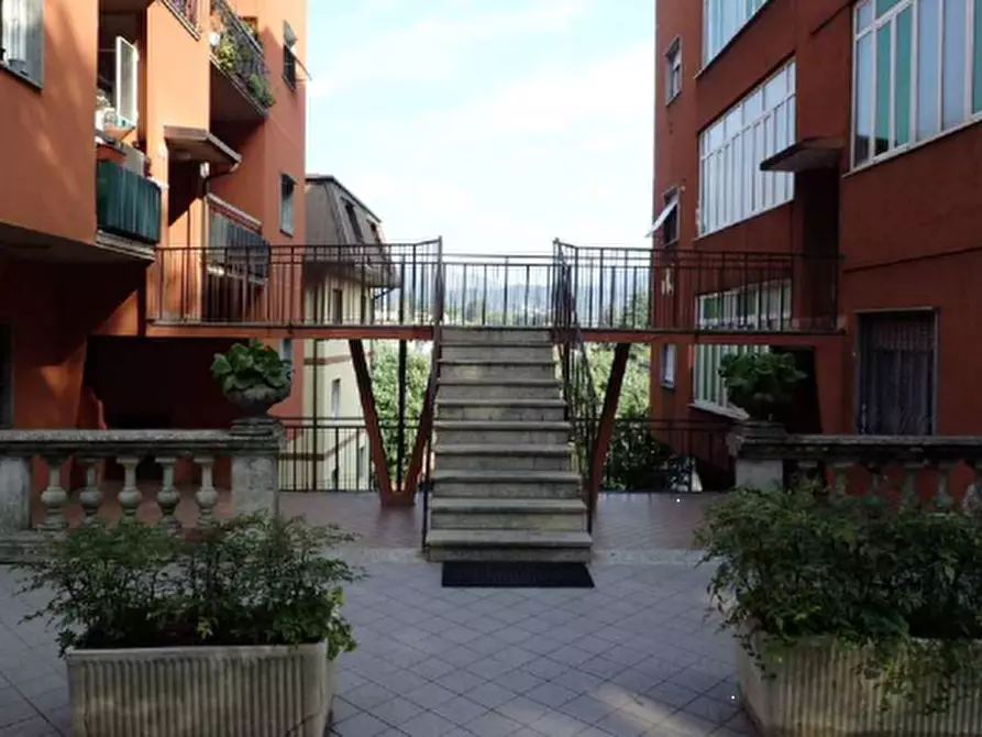 Immagine 4 di Garage in vendita  in Via Andrea Palladio a Varese