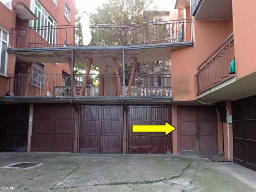 Immagine 6 di Garage in vendita  in Via Andrea Palladio a Varese