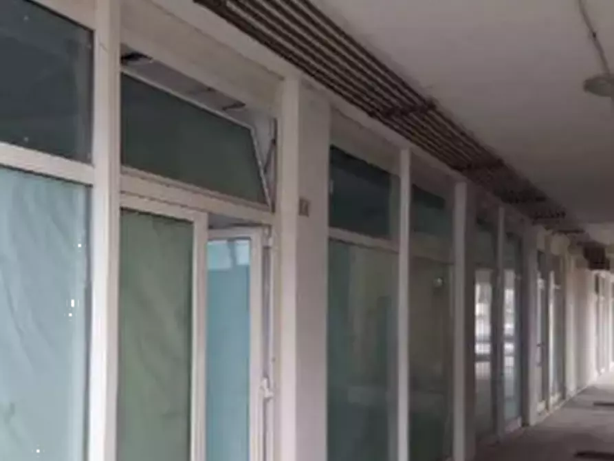 Immagine 3 di Negozio in vendita  in  Via IV Novembre a Colli Al Metauro