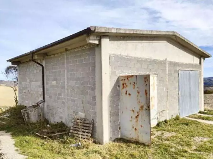 Immagine 1 di Magazzino in vendita  in Località Borghetto Fenigli a Pergola