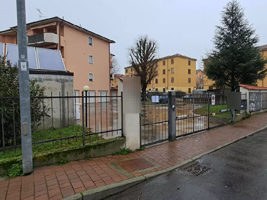 Immagine 2 di Posto auto in vendita  in Via Monsignor Libero Merigg a Voghera