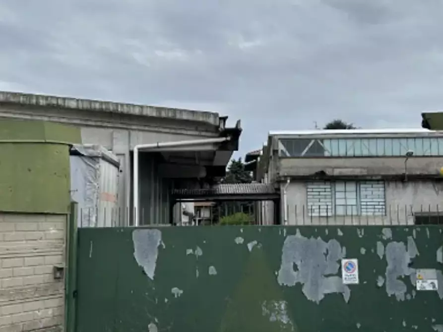 Immagine 2 di Capannone industriale in vendita  in Via Alessandro Volta a Vertemate Con Minoprio