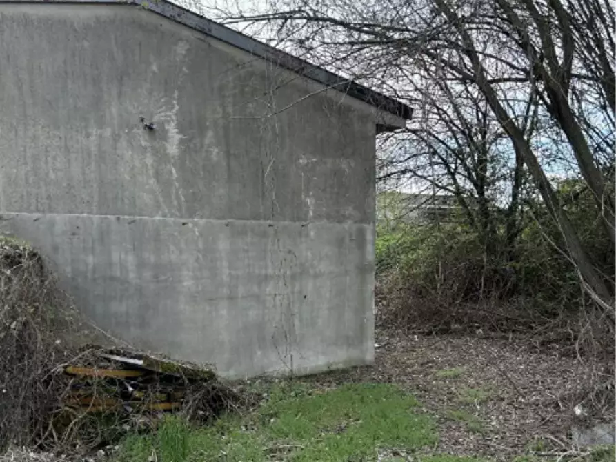 Immagine 11 di Capannone industriale in vendita  in Via Alessandro Volta a Vertemate Con Minoprio