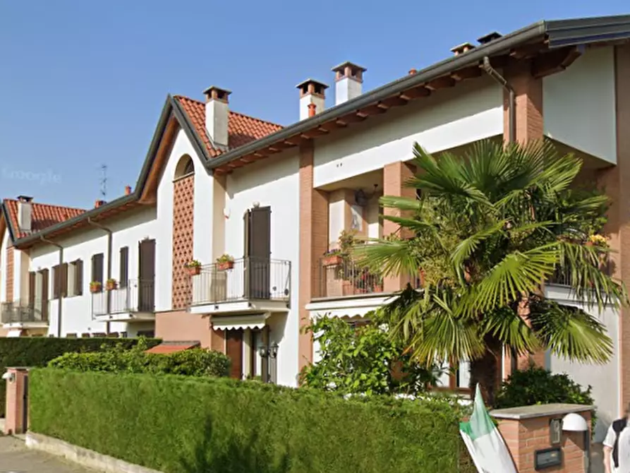 Immagine 2 di Appartamento in vendita  in Via Enrico Fermi a Lomagna