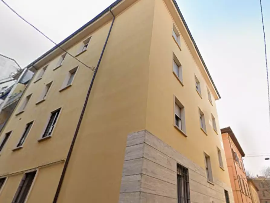 Immagine 11 di Appartamento in vendita  in Via Cavallotti a Bologna