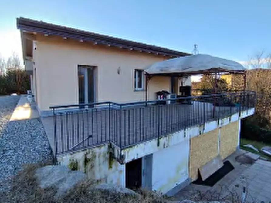 Immagine 4 di Villa in vendita  in Via Isonzo a Barasso