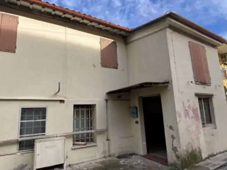 Immagine 2 di Porzione di casa in vendita  in Via Erbosa  a Ravenna