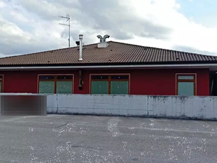 Immagine 2 di Negozio in vendita  in Via Feltrina a Pederobba