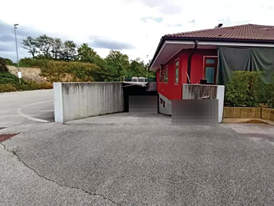 Immagine 4 di Negozio in vendita  in Via Feltrina a Pederobba