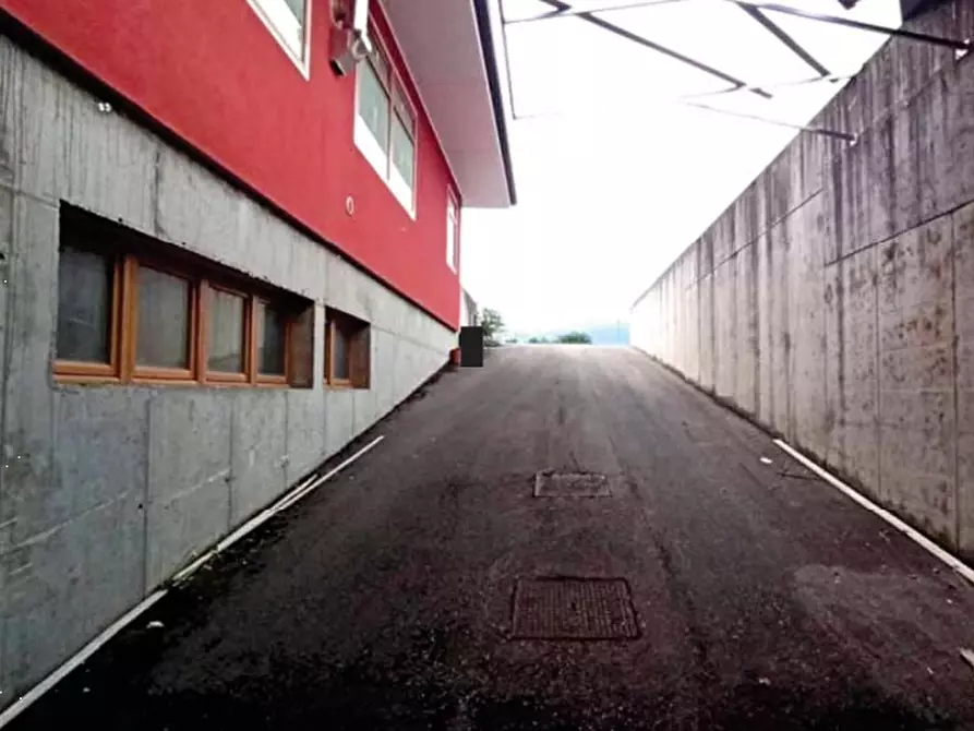 Immagine 5 di Negozio in vendita  in Via Feltrina a Pederobba