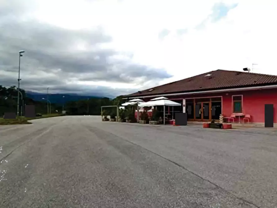 Immagine 10 di Negozio in vendita  in Via Feltrina a Pederobba