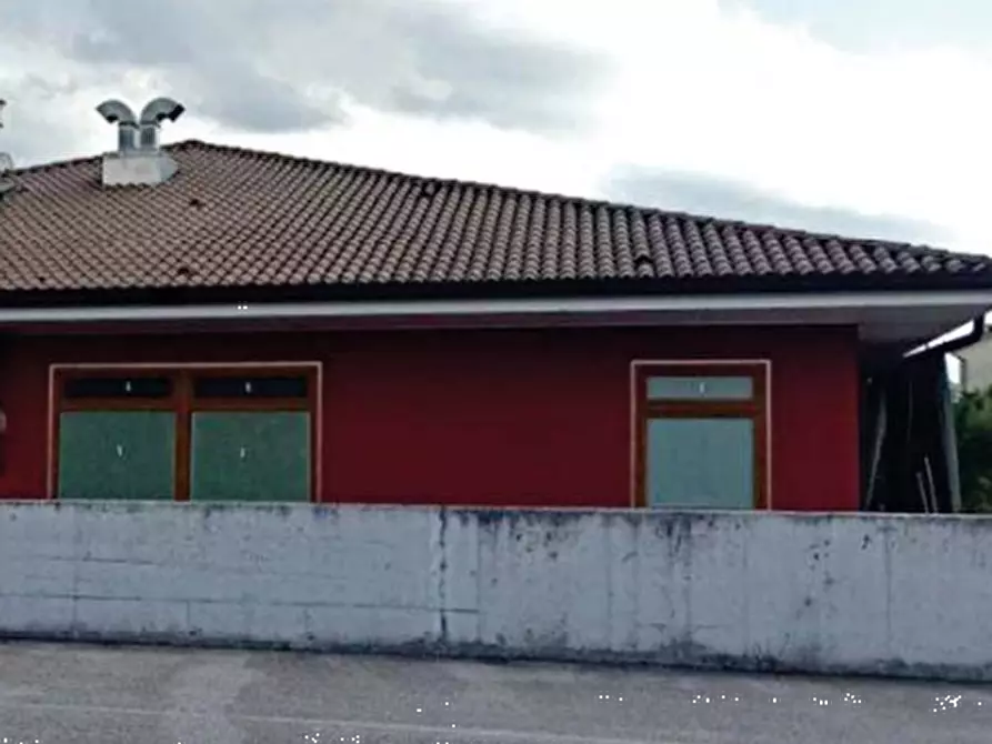 Immagine 13 di Negozio in vendita  in Via Feltrina a Pederobba
