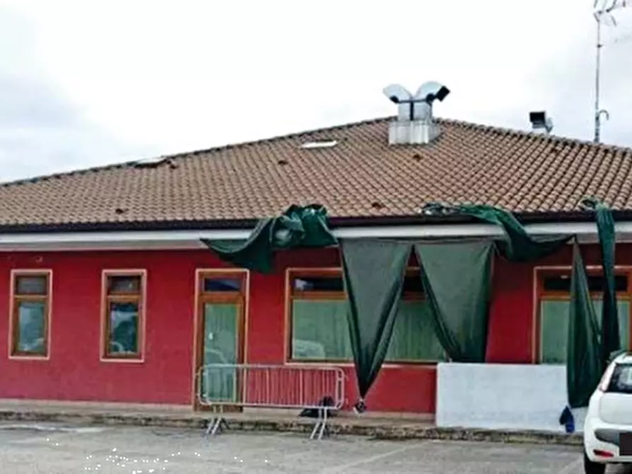 Immagine 14 di Negozio in vendita  in Via Feltrina a Pederobba