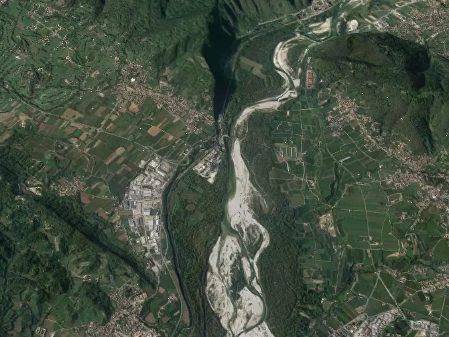 Immagine 21 di Negozio in vendita  in Via Feltrina a Pederobba