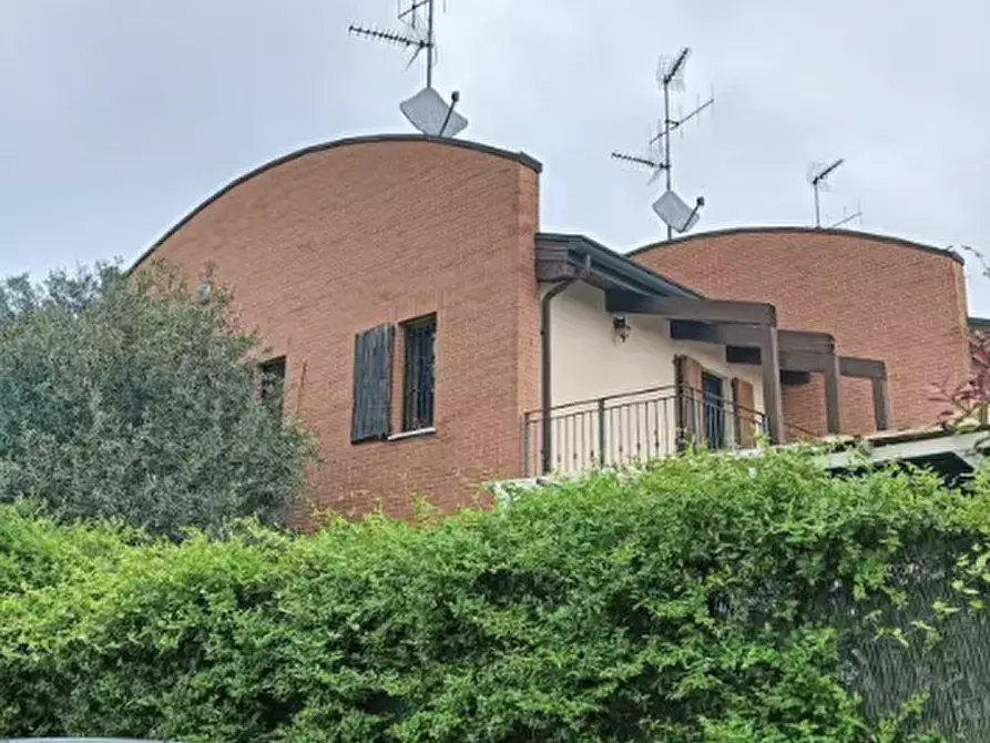 Immagine 1 di Villetta a schiera in vendita  in Via Gaudì  a Ravenna