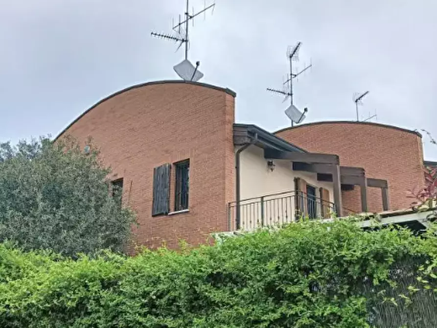 Immagine 2 di Villetta a schiera in vendita  in Via Gaudì  a Ravenna
