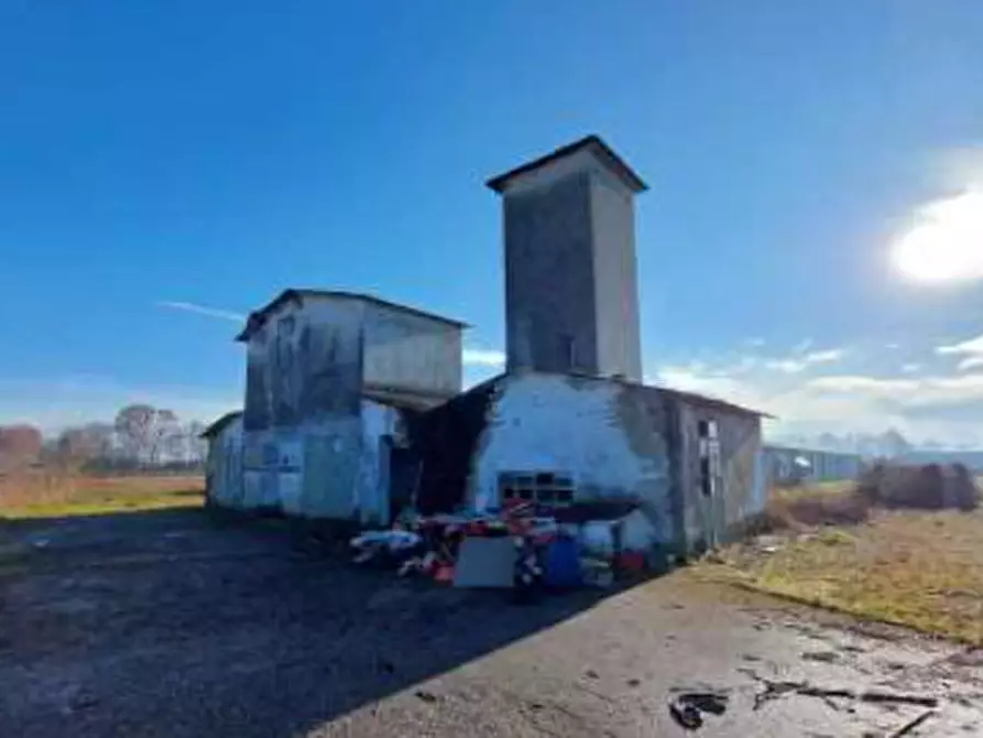 Immagine 2 di Capannone industriale in vendita  in Via Brenton a Loria