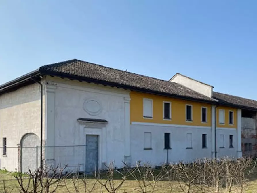 Immagine 2 di Stabile in vendita  in Strada di Sopra  a Vigevano