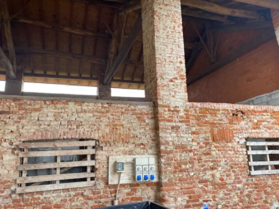Immagine 9 di Stabile in vendita  in Strada di Sopra  a Vigevano